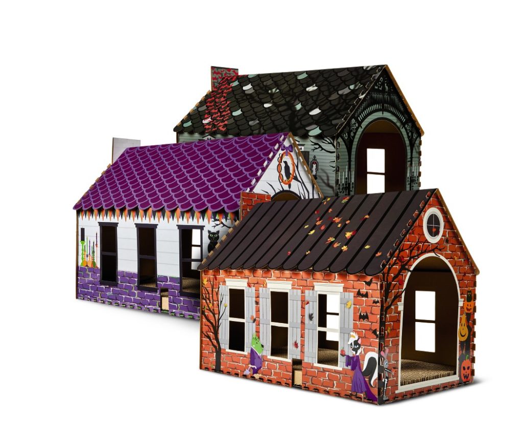 halloween cat scratching playhouse