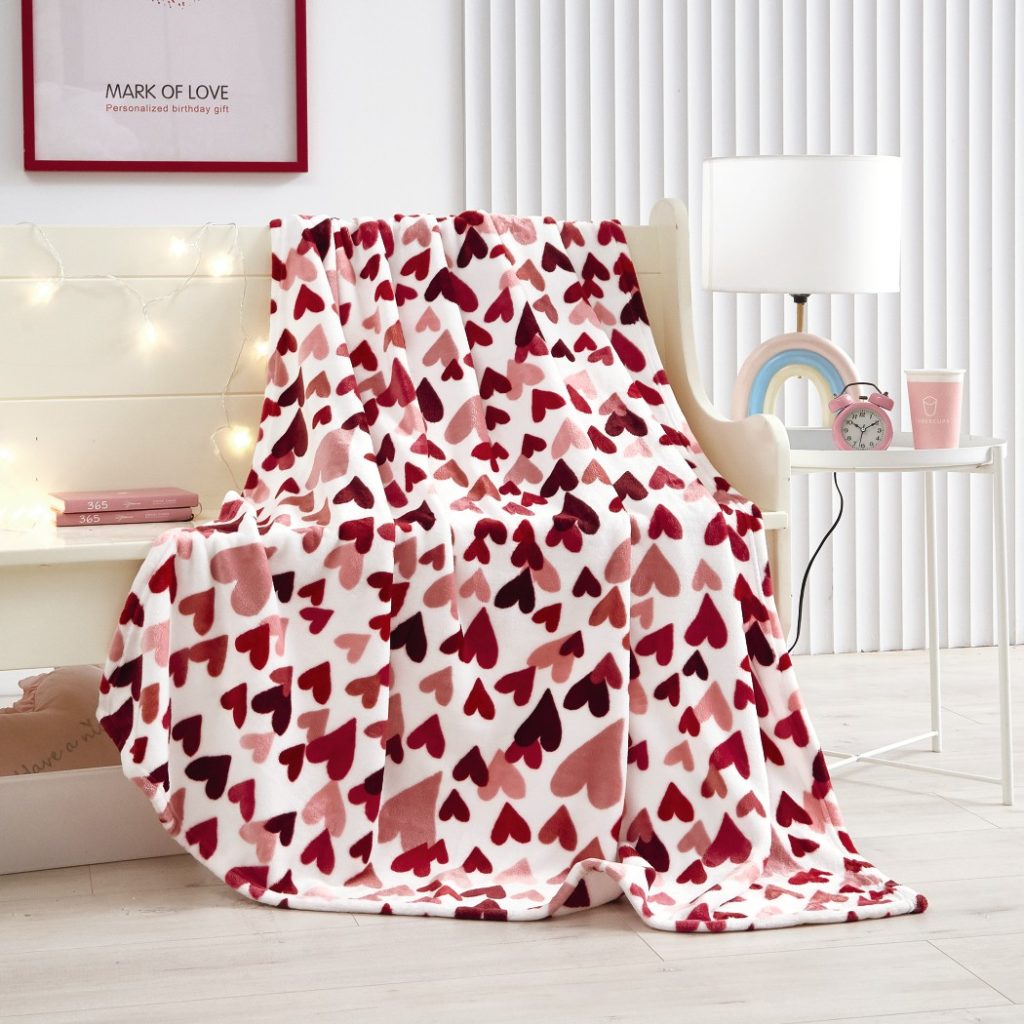 aldi valentine throw