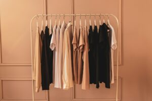 Building a Capsule Wardrobe: Fewer Pieces, Endless Outfits