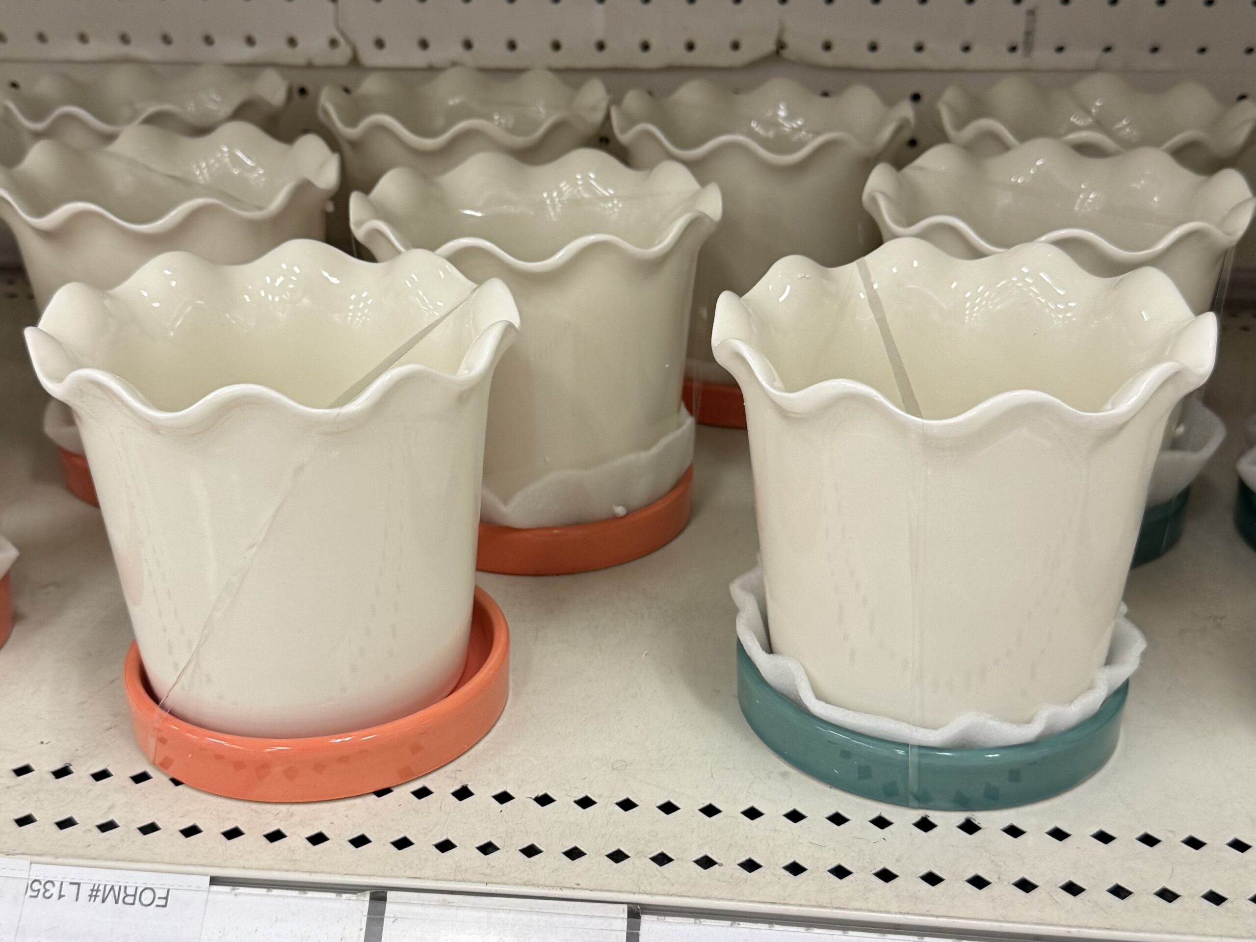 Ceramic Scalloped Planter - in store