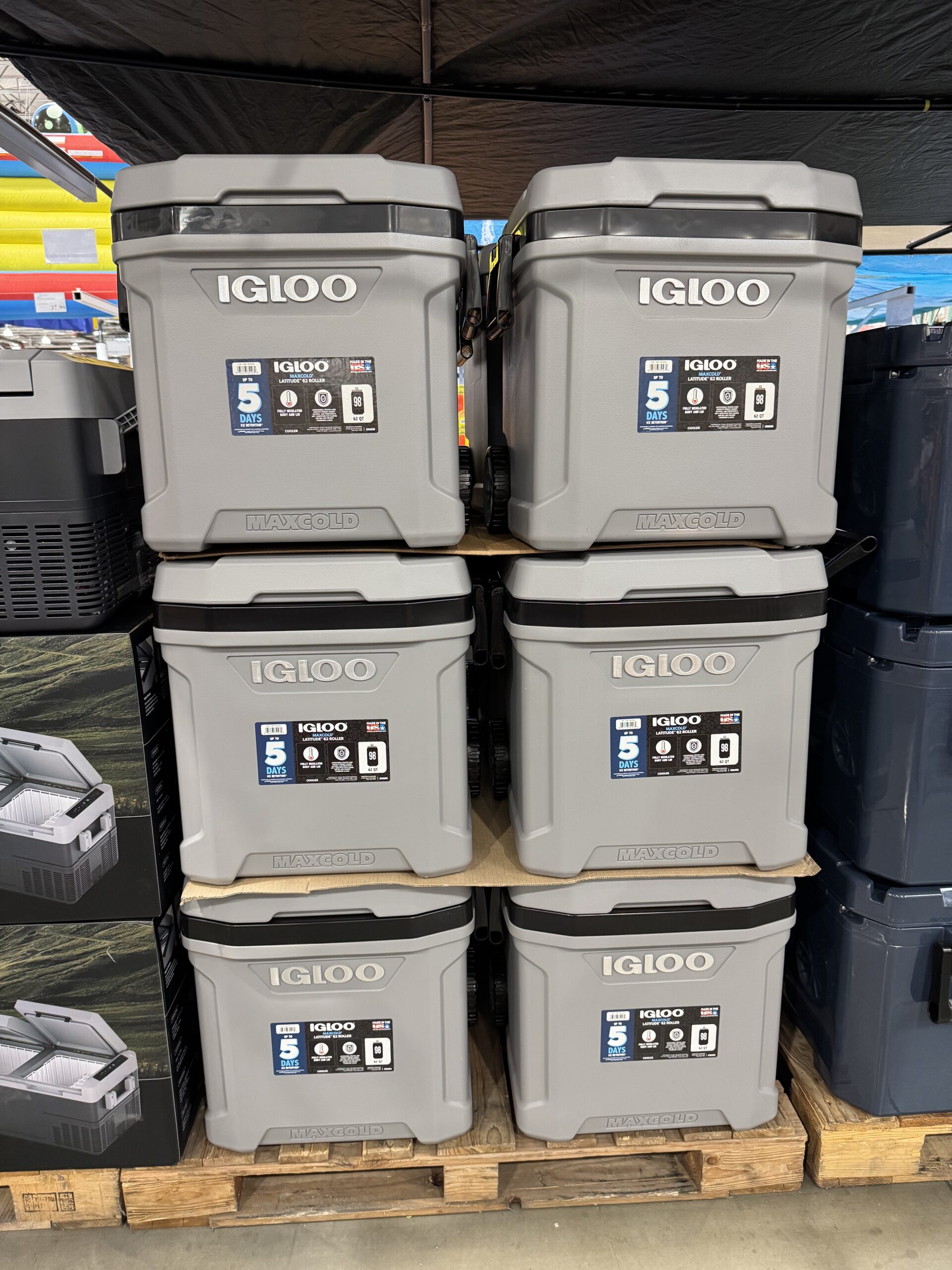 Igloo MaxCold Latitude 62 Roller