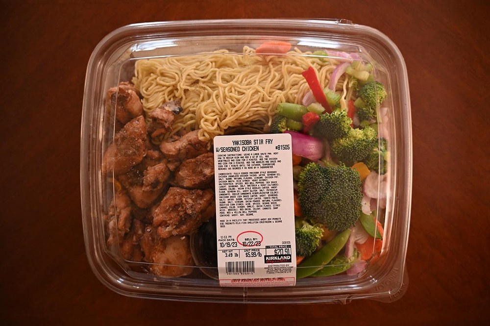 Kirkland Signature Yakisoba Stir Fry with Chicken — Costco prepared meal