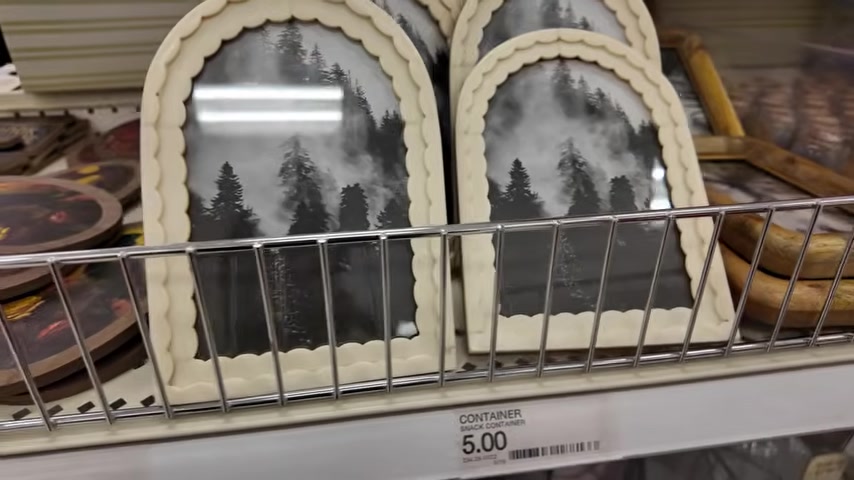 Scalloped Arch Picture Frame