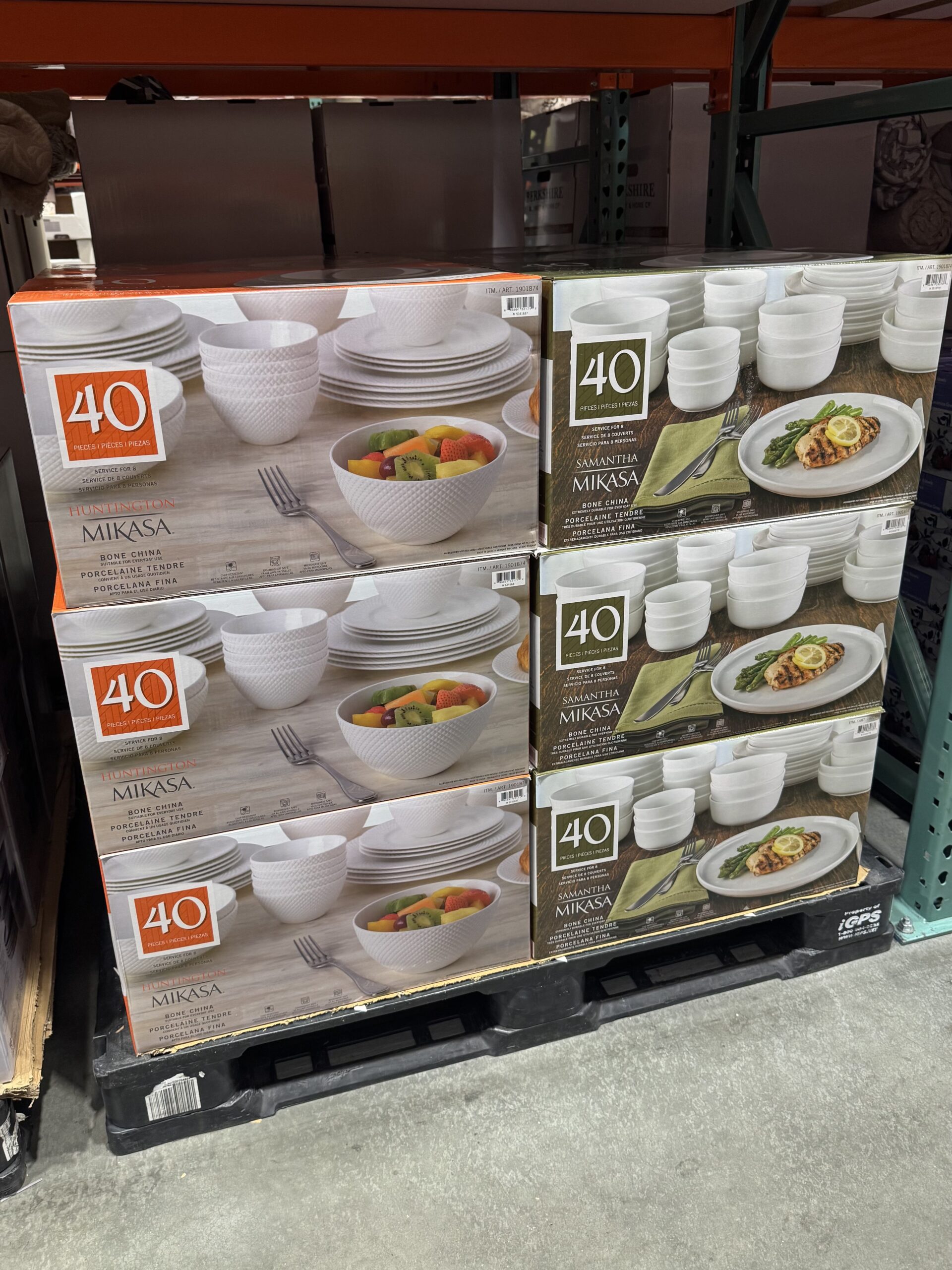 Mikasa Bone China 40pc Dinnerware Set