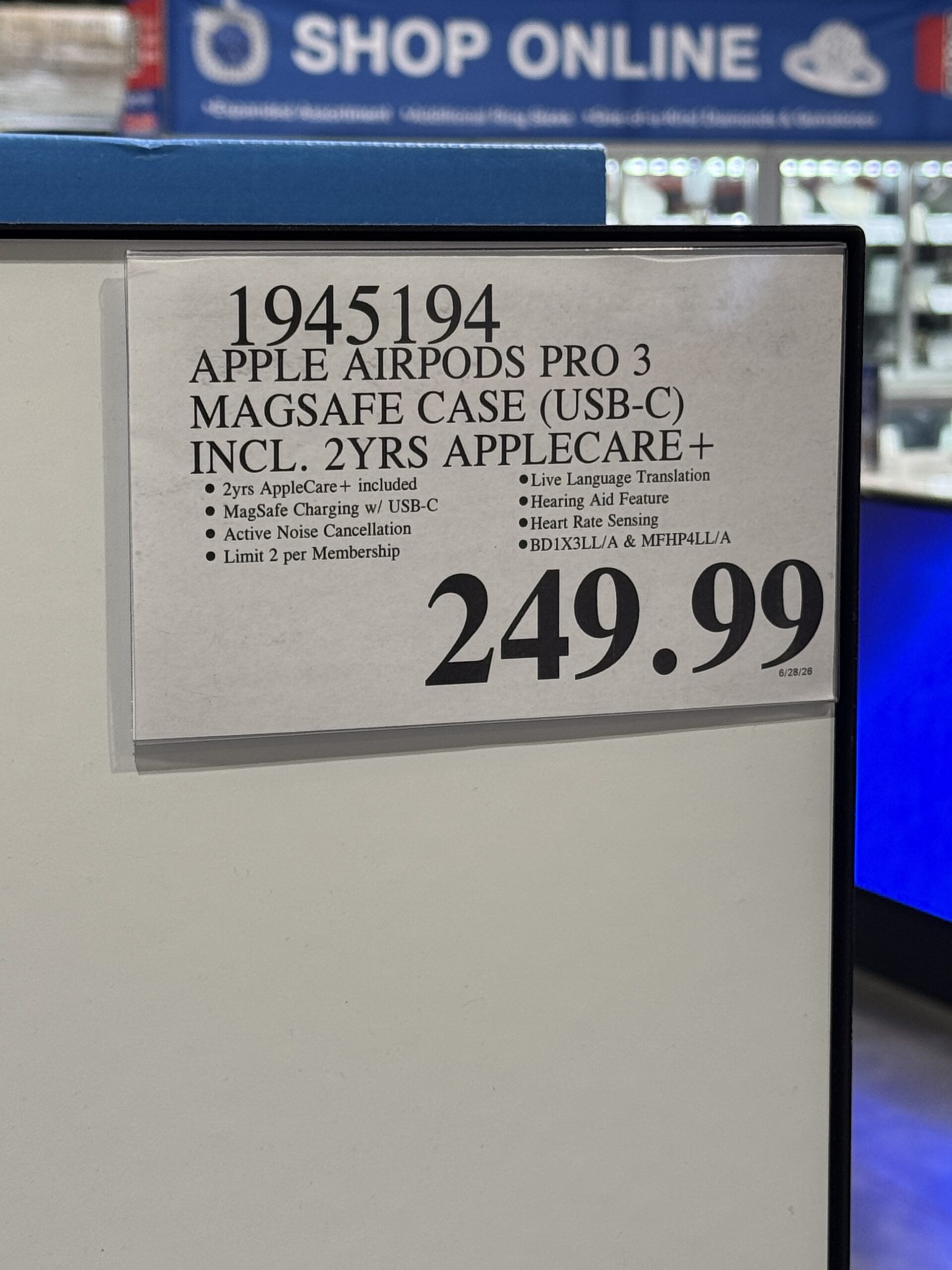 Apple AirPods Pro 3 - price tag