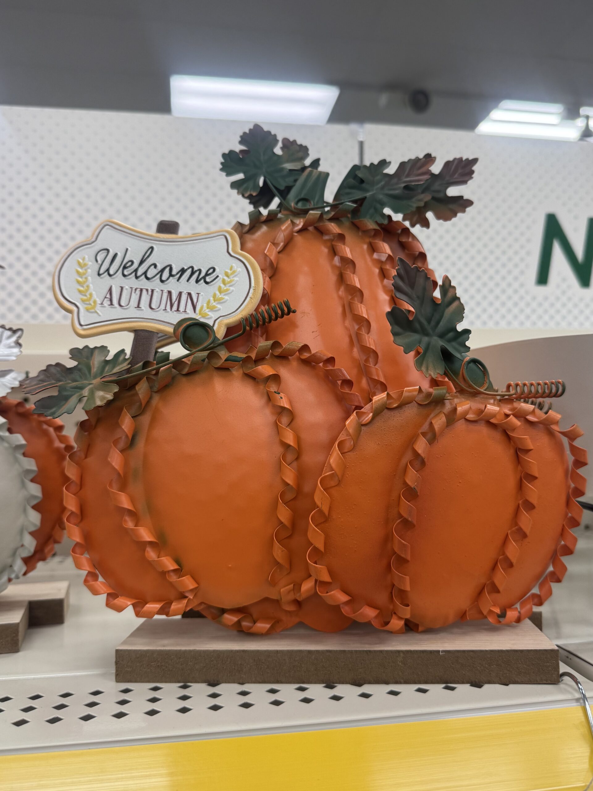 Metal Welcome Autumn Pumpkin Decor - in store