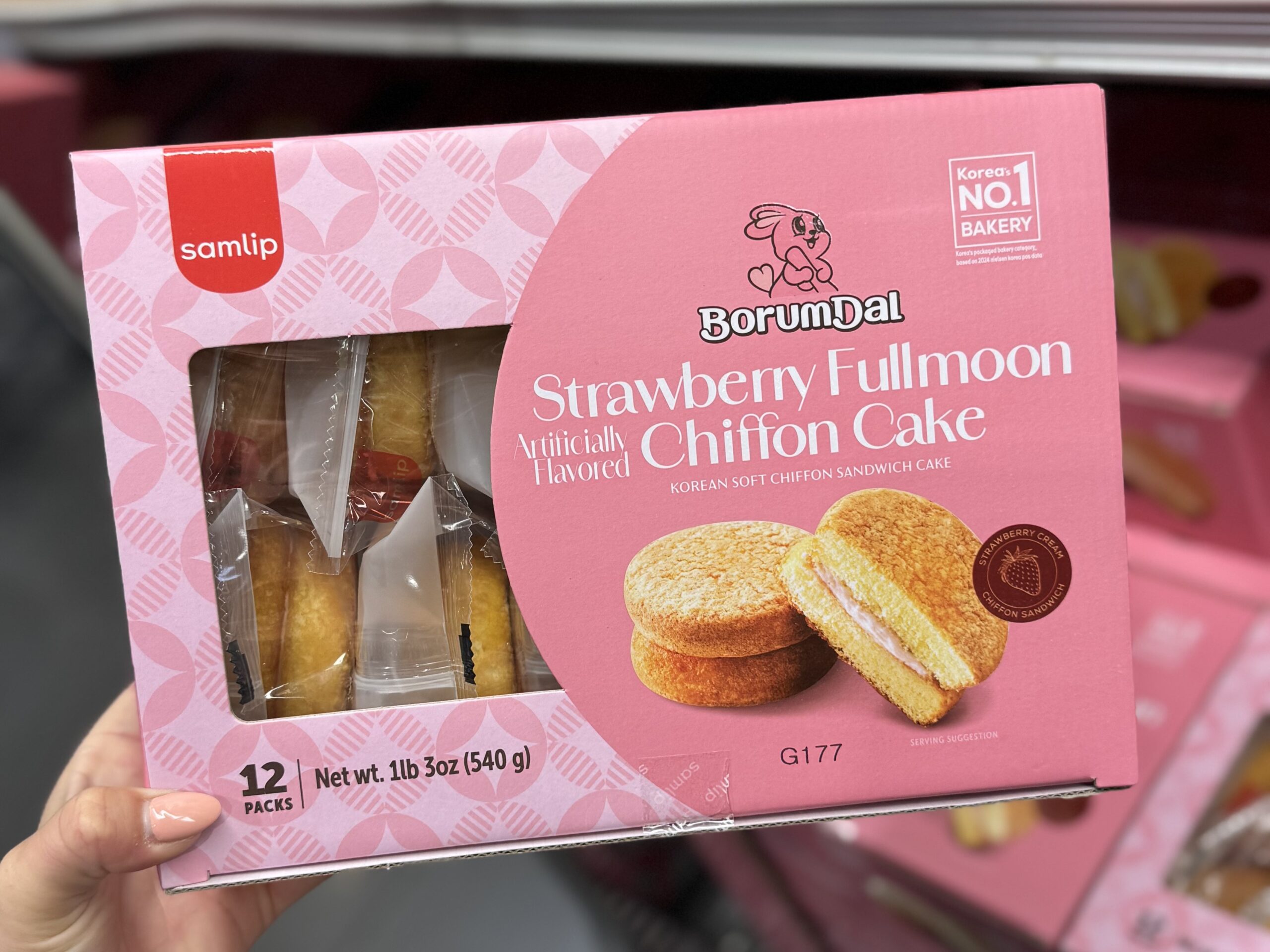 Samlip BorumDal Strawberry Fullmoon Chiffon Cake