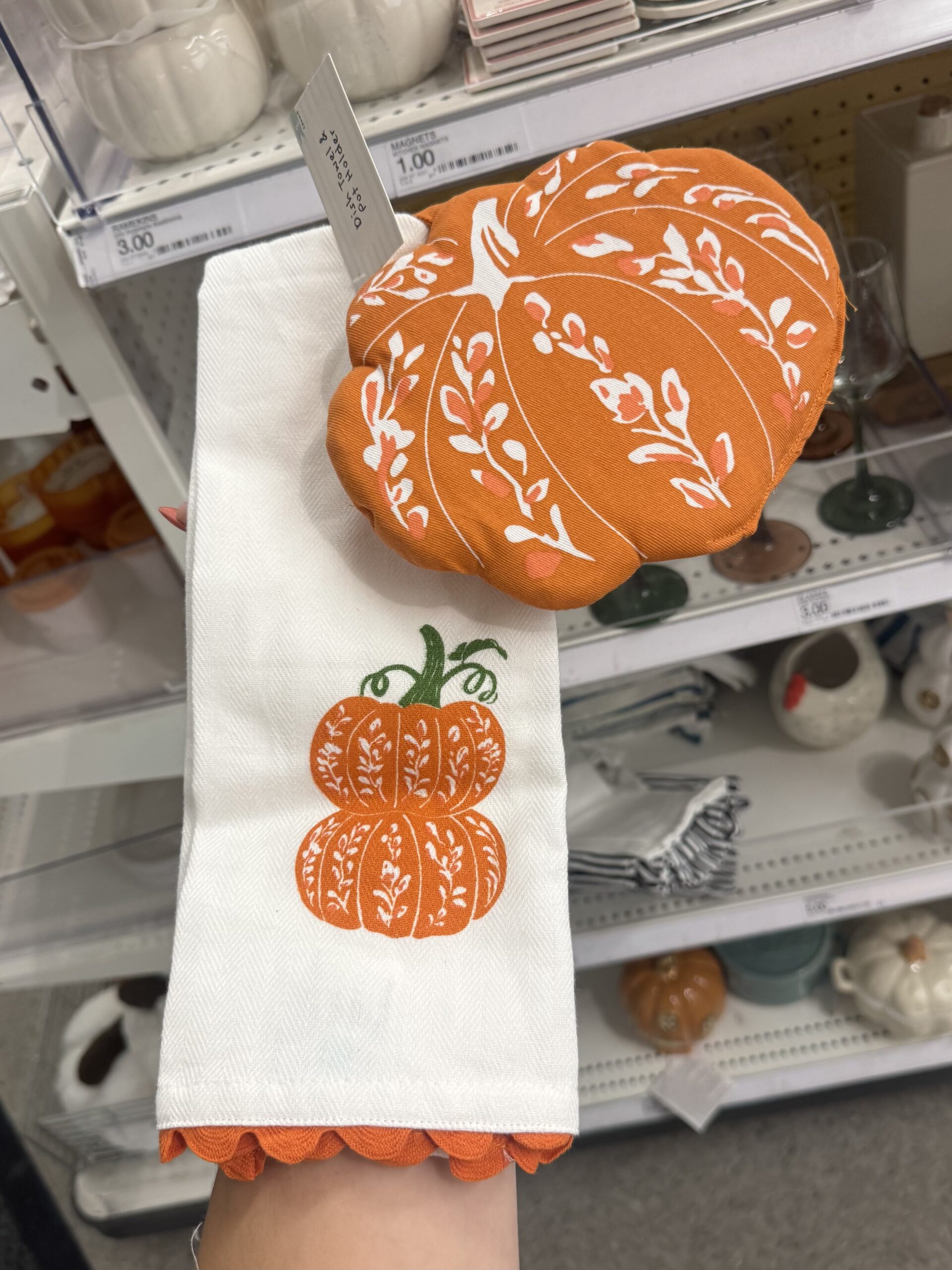 Bullseye's Playground Dish Towel & Oven Mitt Set - in store