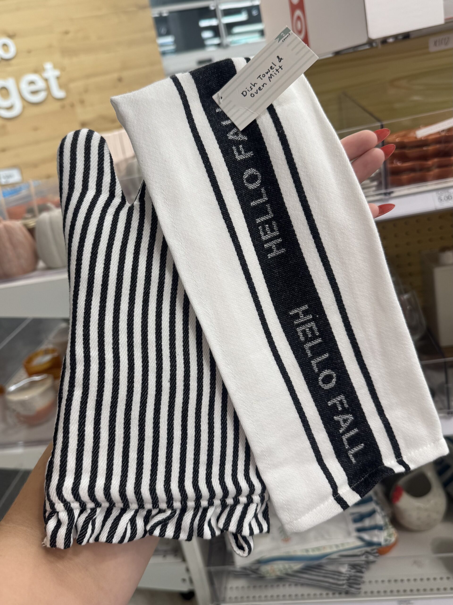 Bullseye's Playground Dish Towel & Oven Mitt Set - in store