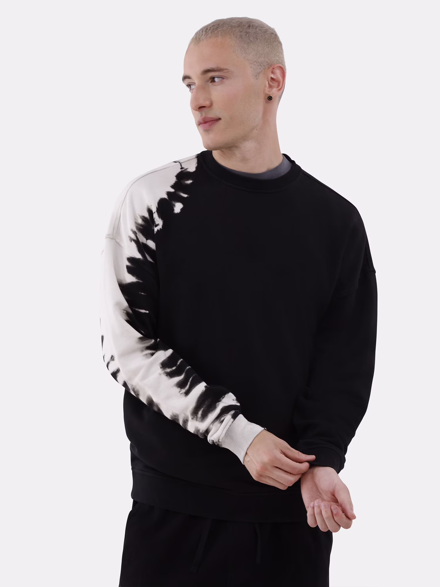 No Boundaries Crewneck Sweatshirt with Long Sleeves, Men's & Big Men's