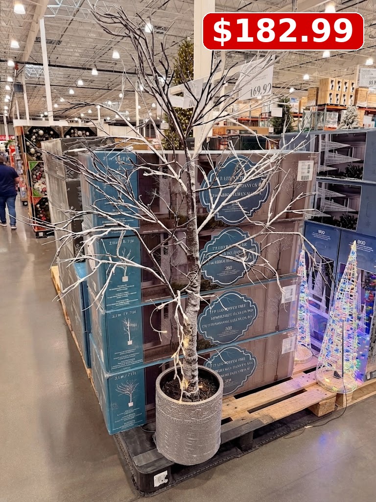 7' Potted Tree with LED Lights