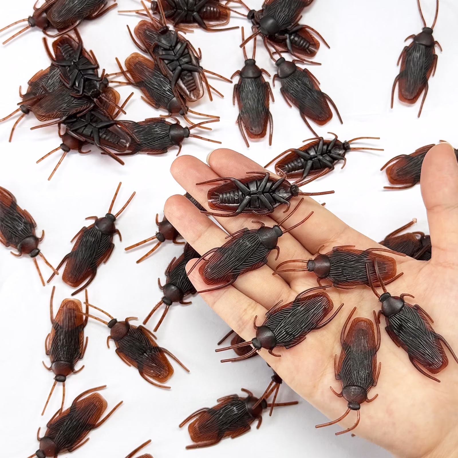 200PCS Prank Fake Roaches