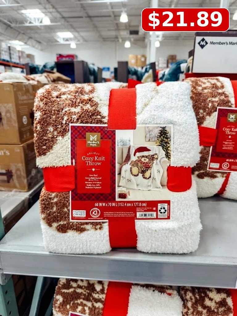 Member’s Mark Holiday Accent Pillow - Tree